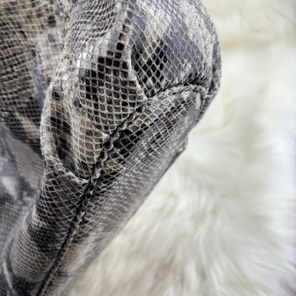 MICHAEL KORS Snake Print Shoulder Bag with Tassel Charm - Picture 5 of 12